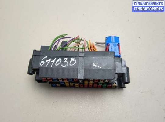 Блок предохранителей PG1231172 на Peugeot 406 1999-2004