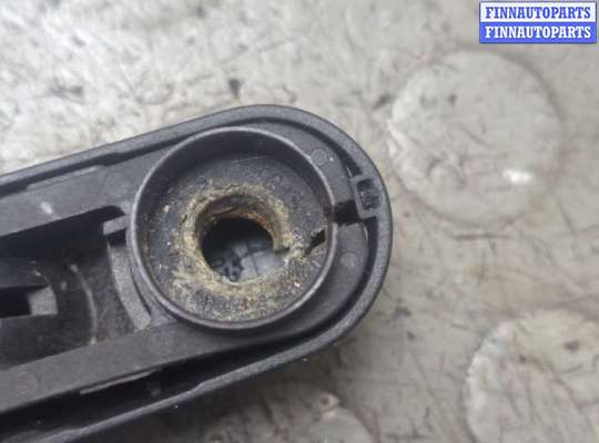 купить Щеткодержатель на Fiat Grande Punto 2005-2010