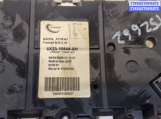 Щиток приборов на Jaguar XF I (X250)