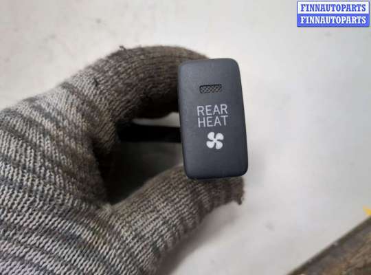 купить Кнопка обогревателя на Toyota Highlander 1 2001-2007