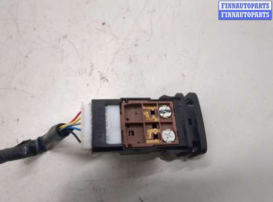 купить Кнопка обогревателя на Toyota Highlander 1 2001-2007