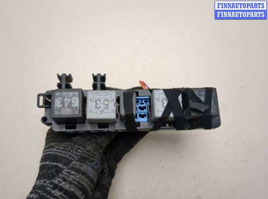 Блок реле VG2752454 на Volkswagen Golf 6 2008-2012