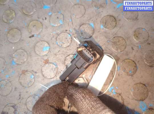 купить Измеритель потока воздуха (расходомер) на Toyota Camry V40 2006-2011