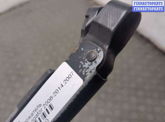 Поводок дворника