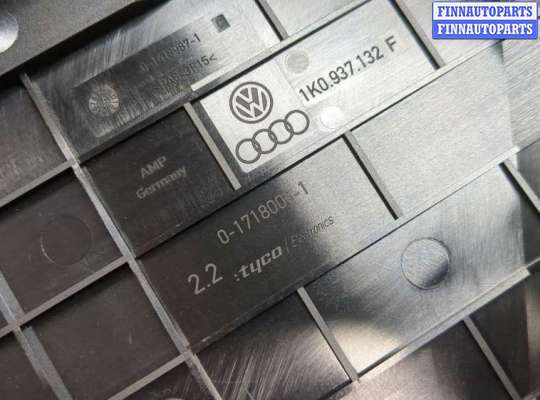 купить Крышка блока предохранителей на Volkswagen Passat 6 2005-2010