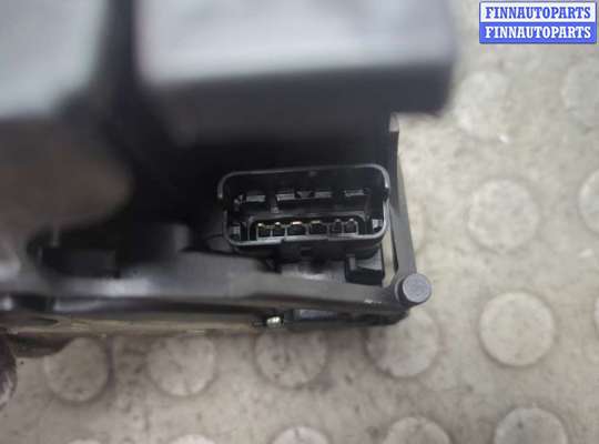 Замок боковой двери на Renault Megane III