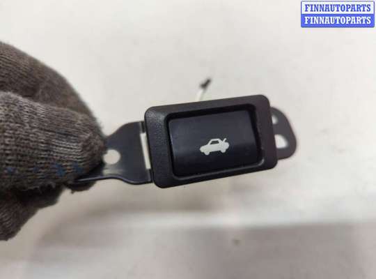 купить Кнопка открывания багажника салонная на Lexus GS 2011-2020