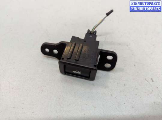 купить Кнопка открывания багажника салонная на Lexus GS 2011-2020