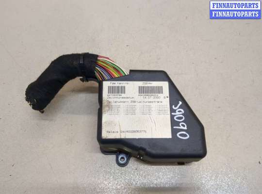 купить Блок предохранителей на Volkswagen Golf 4 1997-2005