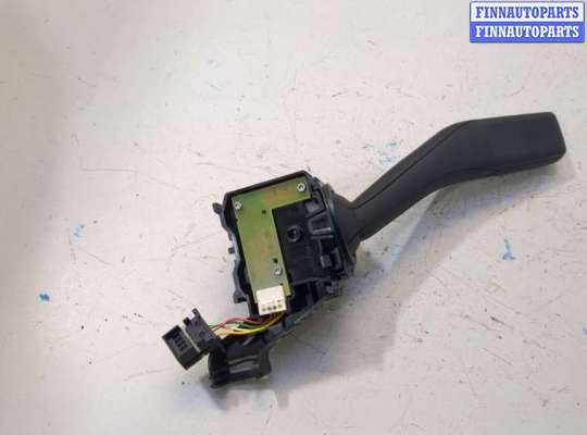 купить Переключатель поворотов на Volkswagen Golf 5 2003-2009