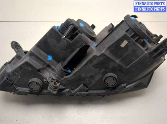 Фара передняя на Volkswagen Passat B7 (36)