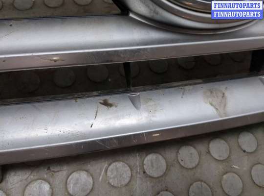 купить Решетка радиатора на Toyota Highlander 2 2007-2013