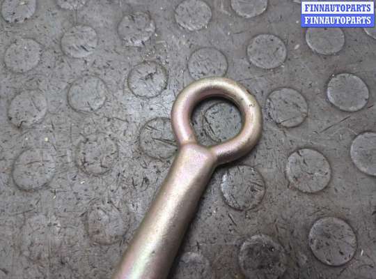 Крюк буксировочный на Mazda CX-5 I (KE)