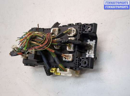 купить Блок предохранителей на Toyota Avensis 1 1997-2003