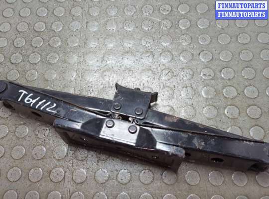 Домкрат LRN7213 на Land Rover Discovery 4 2009-2016