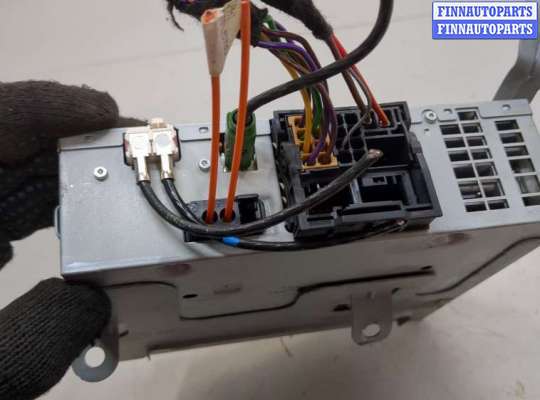 купить Блок управления радиоприемником на Volkswagen Touareg 2010-2014