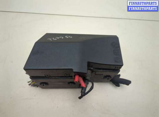Блок предохранителей VL591757 на Volvo V40 2012-2020