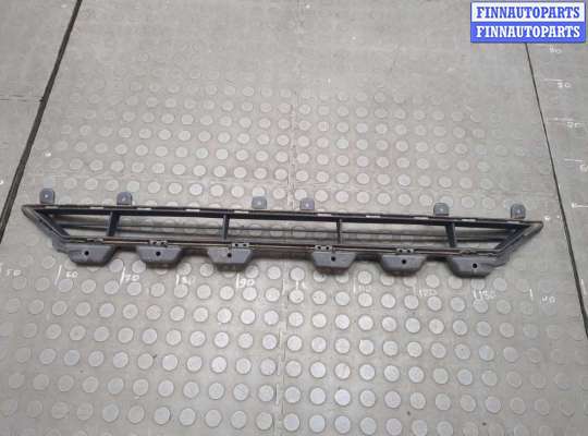 купить Заглушка (решётка) бампера на Audi Q3 2011-2018