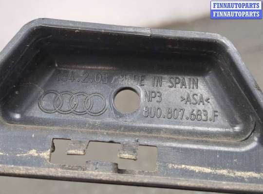 купить Заглушка (решётка) бампера на Audi Q3 2011-2018