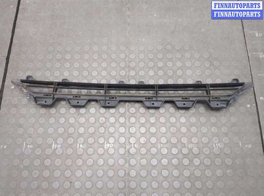 купить Заглушка (решётка) бампера на Audi Q3 2011-2018