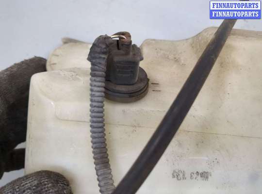 купить Бачок омывателя на Toyota Tundra 2007-2013