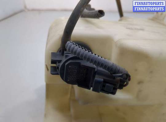 купить Бачок омывателя на Toyota Tundra 2007-2013