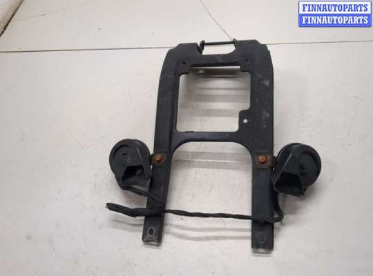 Кронштейн рамки передней MB1717182 на Mercedes ML W164 2005-2011