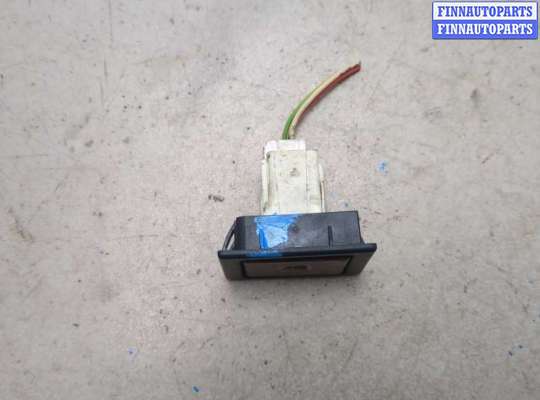 Планка подсветки номера на Peugeot 607