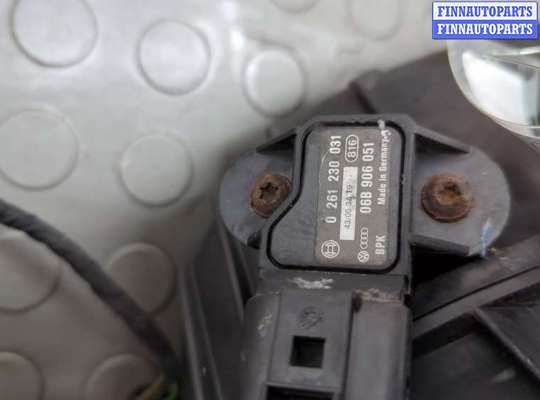 Коллектор впускной на Volkswagen Passat B6 (3C)