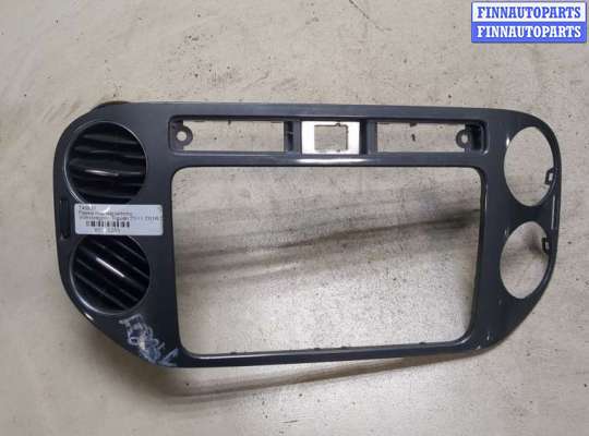 купить Рамка под магнитолу на Volkswagen Tiguan 2011-2016