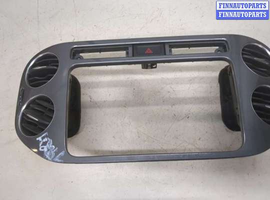купить Рамка под магнитолу на Volkswagen Tiguan 2011-2016