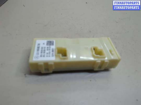 Купить Блок управления доводчика багажной двери на Mercedes GL X166 2012-2016 Блок управления доводчика багажной двери MB1683511 на Mercedes GL X166 2012-2016