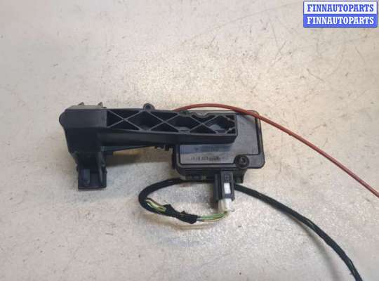 купить Электропривод запирания бака на Mercedes R W251 2005-