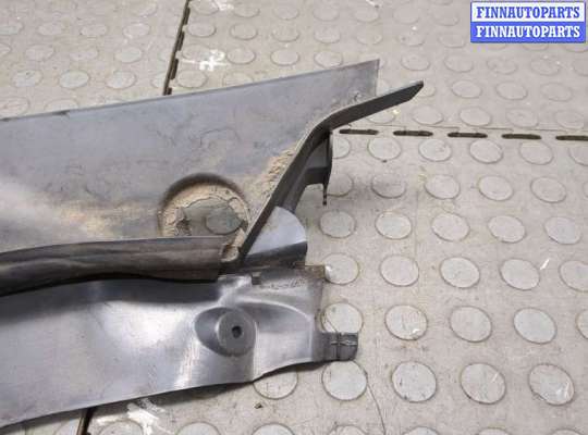 купить Жабо под дворники (дождевик) на Mercedes ML W164 2005-2011