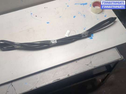 купить Уплотнитель на Suzuki Grand Vitara 2005-2016