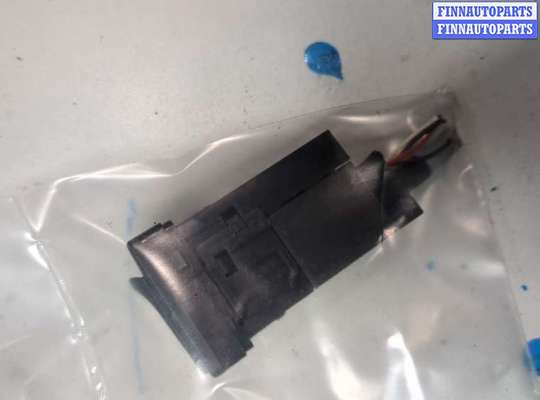 купить Разъем AUX/USB на Toyota Auris E18 2012-