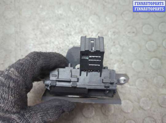 купить Замок багажника на Volvo V50 2004-2012
