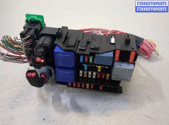 Блок предохранителей RN1460872 на Renault Megane 3 2009-2016