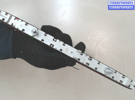 купить Фонарь дополнительный (стоп-сигнал) на Mercedes CLK W209 2002-2010