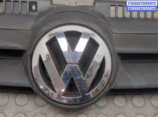 купить Решетка радиатора на Volkswagen Golf Plus