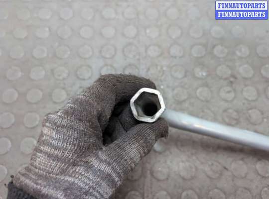 Ключ балонный на Volkswagen Amarok (2H)