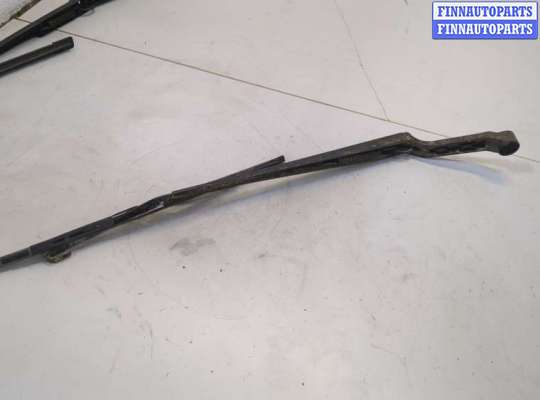 Щеткодержатель PN17253 на Pontiac Vibe 1 2002-2008