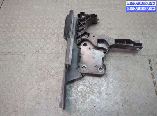 купить Кронштейн фары на Renault Megane 2 2002-2009