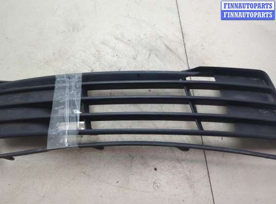 купить Заглушка (решётка) бампера на Audi Q7 2005-2015