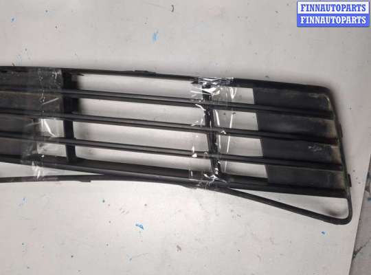 купить Заглушка (решётка) бампера на Audi Q7 2005-2015