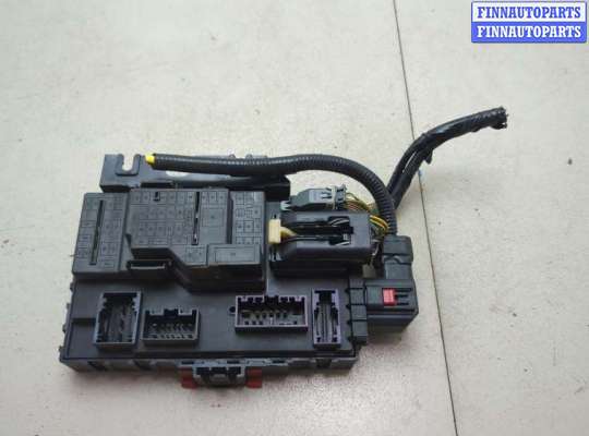 купить Блок предохранителей на Ford Escape 2007-2012