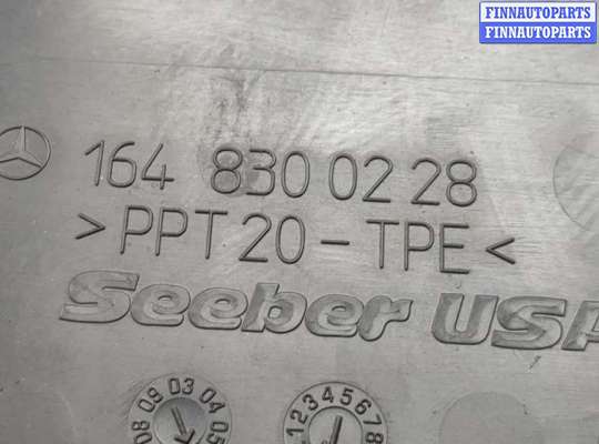 купить Жабо под дворники (дождевик) на Mercedes ML W164 2005-2011