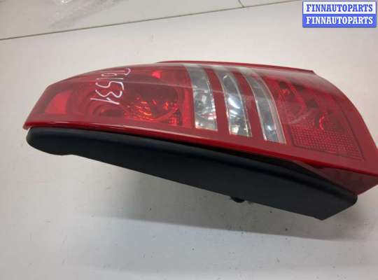 купить Фонарь (задний) на Chrysler 300C 2004-2011
