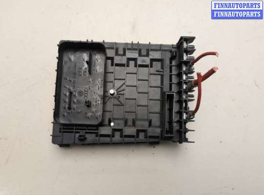 Блок предохранителей на Volkswagen Tiguan I (5N)