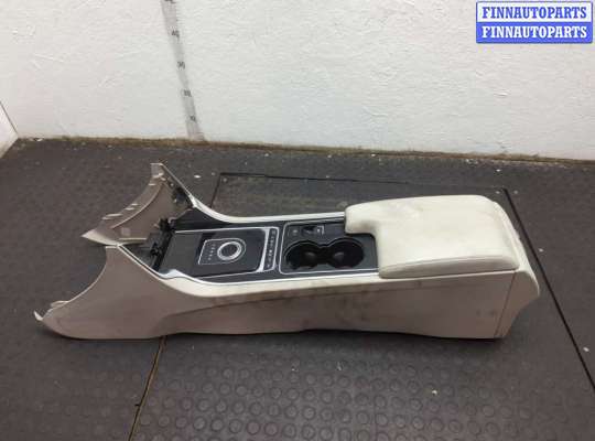 Разъем AUX/USB JR98859 на Jaguar XE 2015-2025